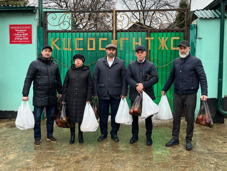 По поручению Главы Республики Дагестан Сергея Меликова 21, 22 и 23 февраля была оказана помощь 13 семьям военнослужащих и принимающих  участия в СВО на территории  Украины.