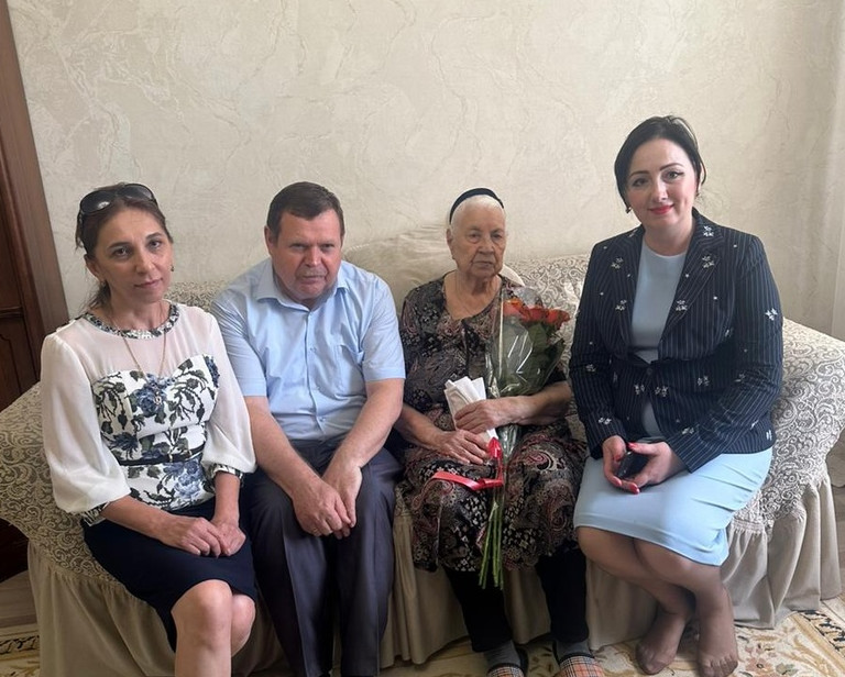 Единовременные выплаты вручили ветеранам Великой Отечественной войны