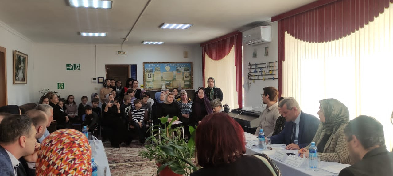 Социальные учреждения Кизилюрта и Кизилюртовского района обеспечивают единую работу по поддержке семей мобилизованных в зону СВО военнослужащих