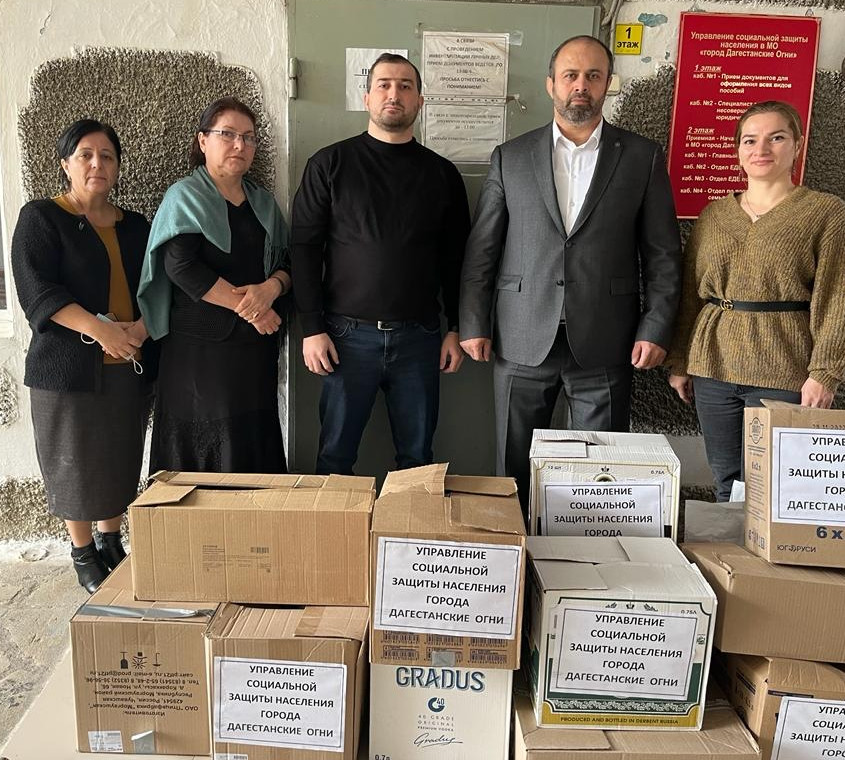 23 декабря в преддверии нового года ,по поручению директора ГКУ УСЗН города Дагестанские Огни Низами Магомедова, организованна работа по поддержке членов семей мобилизованных граждан.