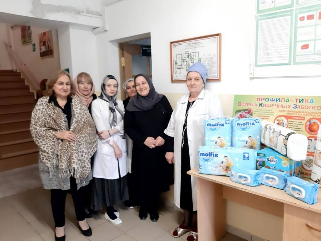 Сотрудники буйнакского филиала ТФОМС РД оказали помощь Дому ребенка.