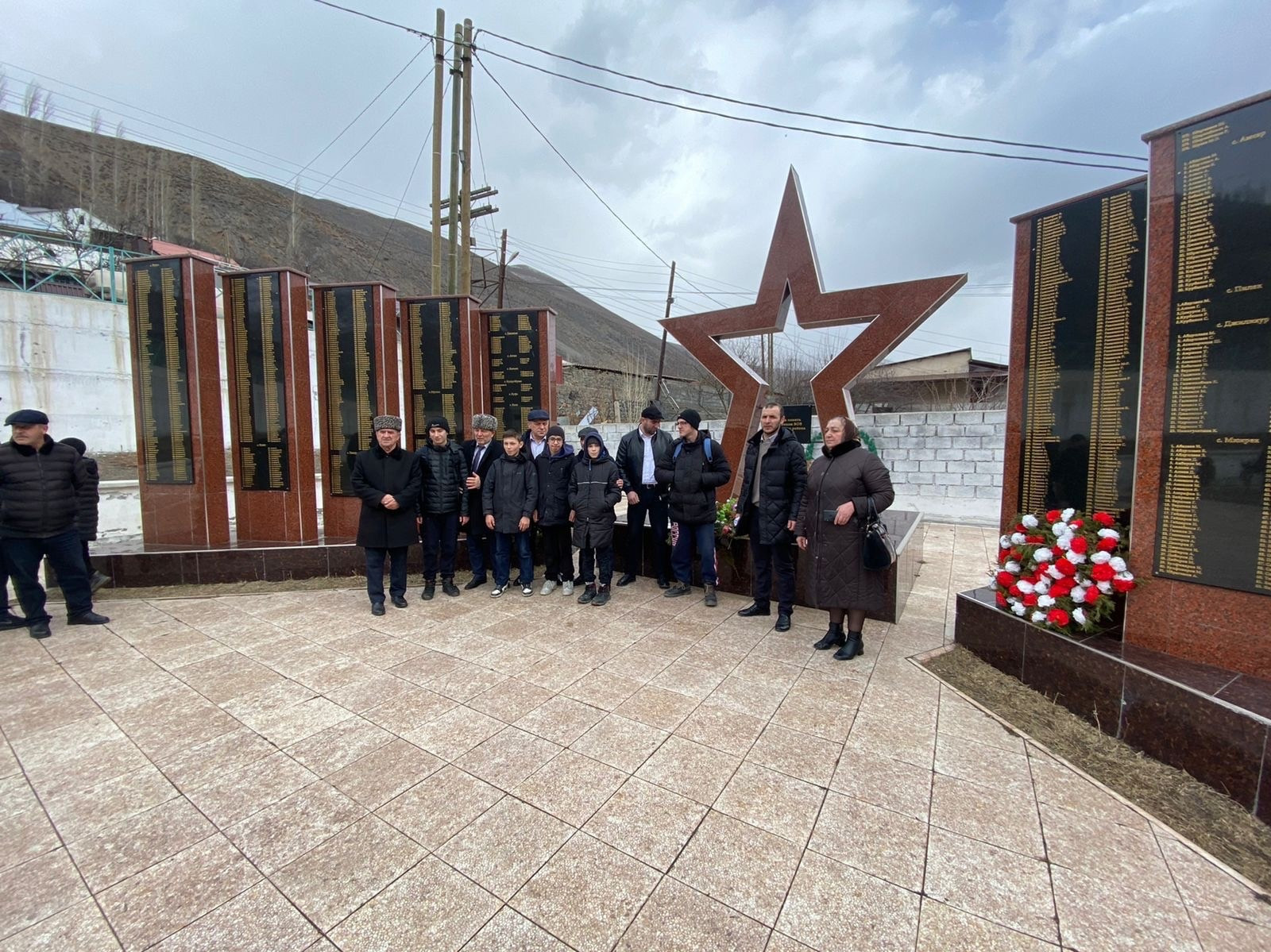 Возложение венка в память о героях в СОВ И ВОВ