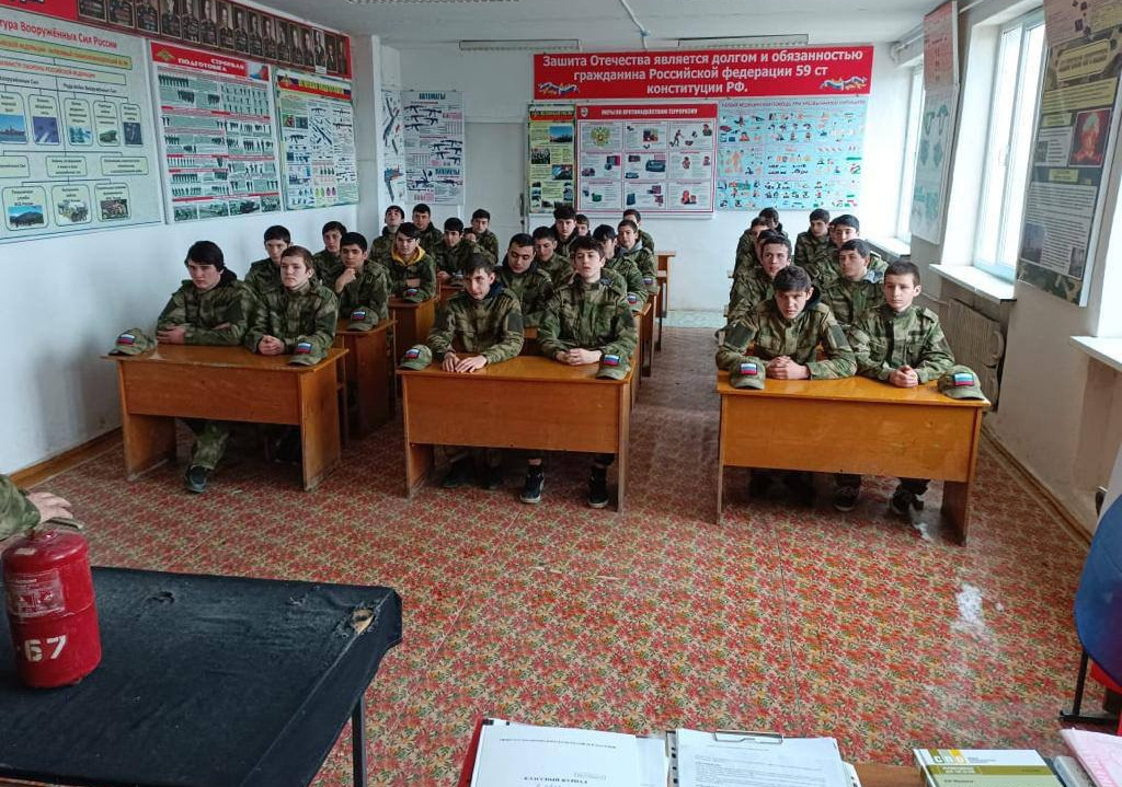 В ходе проведения недели профориентационных мероприятий «Военная профессия – достойный выбор!» Центр занятости г. Кизилюрта профессионально сориентировал около 100 школьников