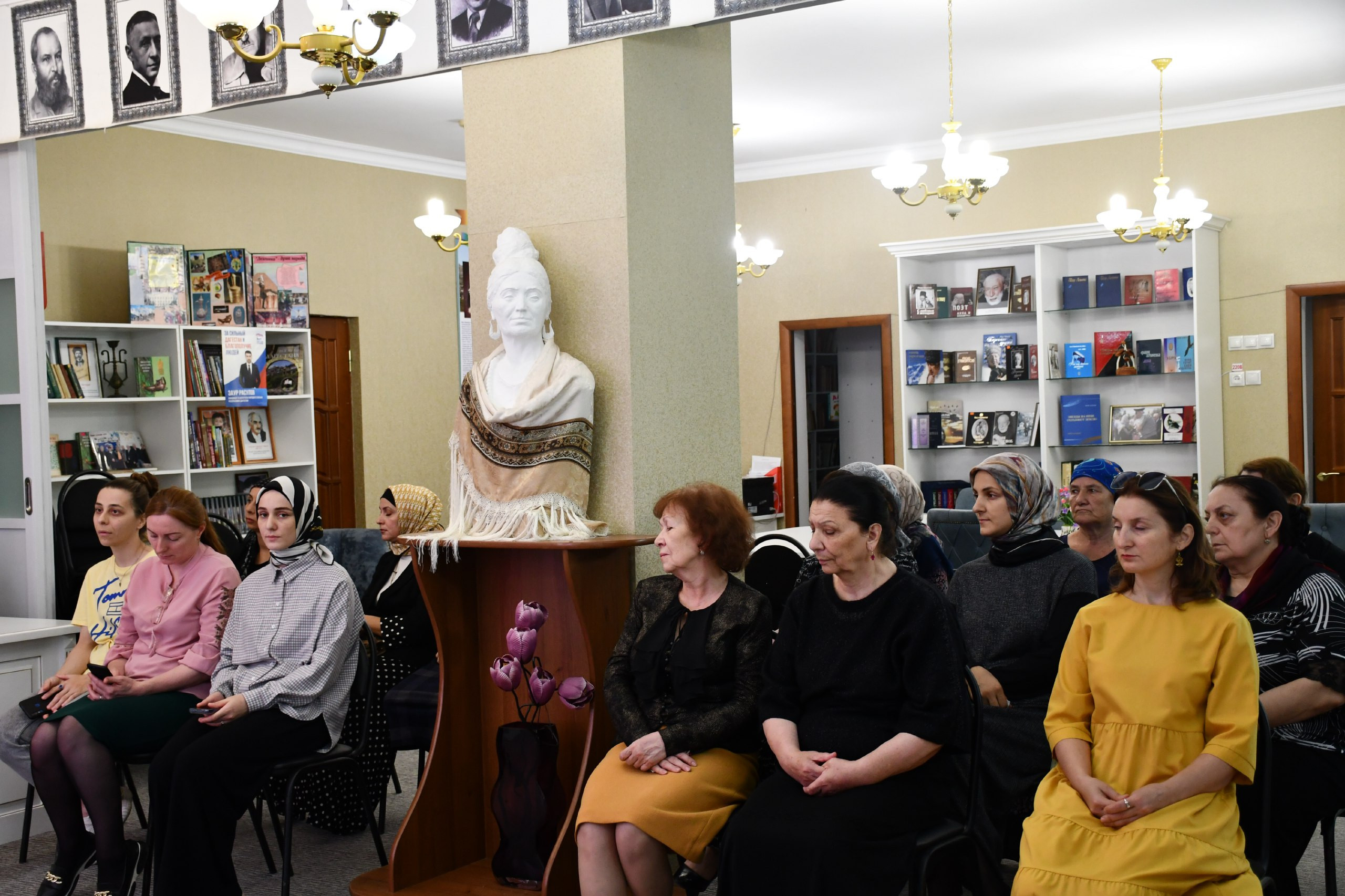 Встреча матерей в Центральной библиотеке г. Каспийска им. Ф. Алиевой