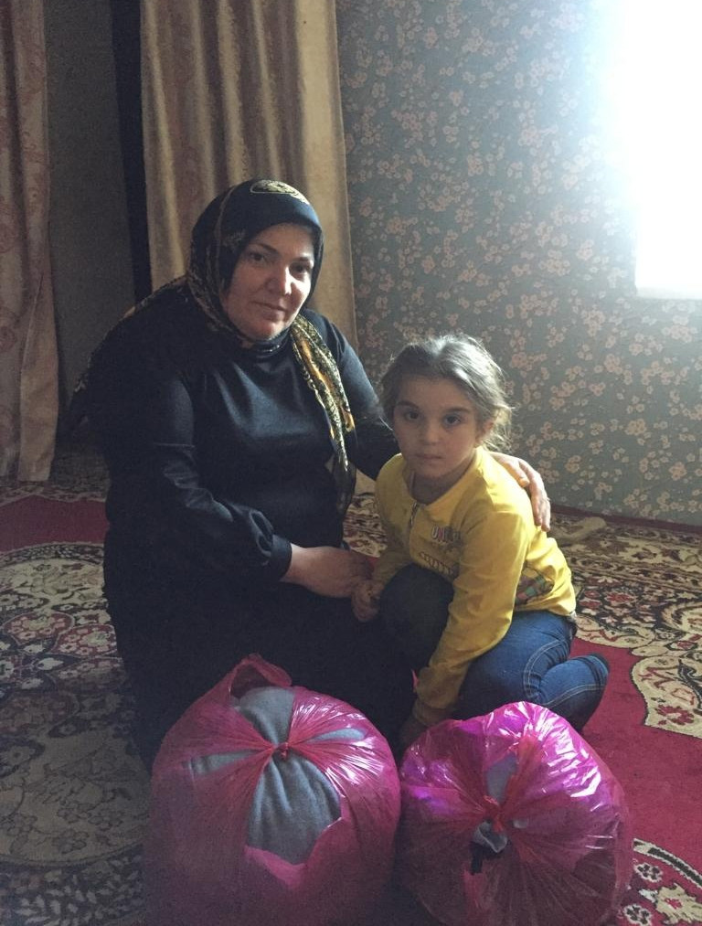 Оказание гуманитарной помощи подопечным.