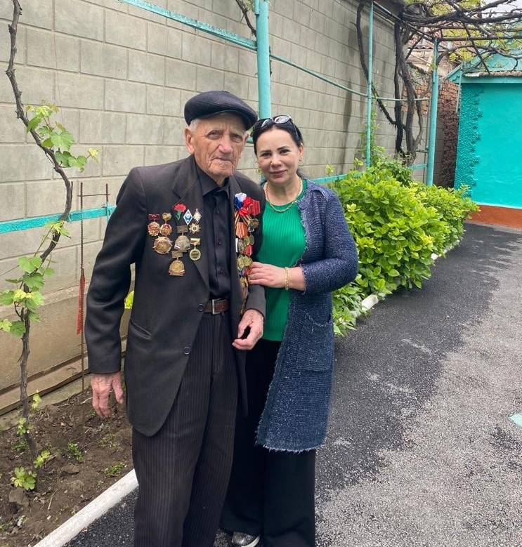 Подготовка к параду у ветерана ВОВ