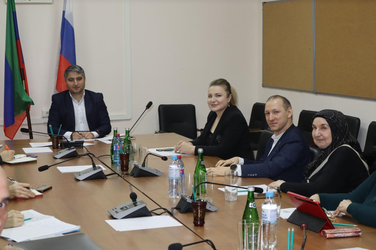 В Минтруда Дагестана обсудили вопросы проведения образовательного форума для граждан с ОВЗ