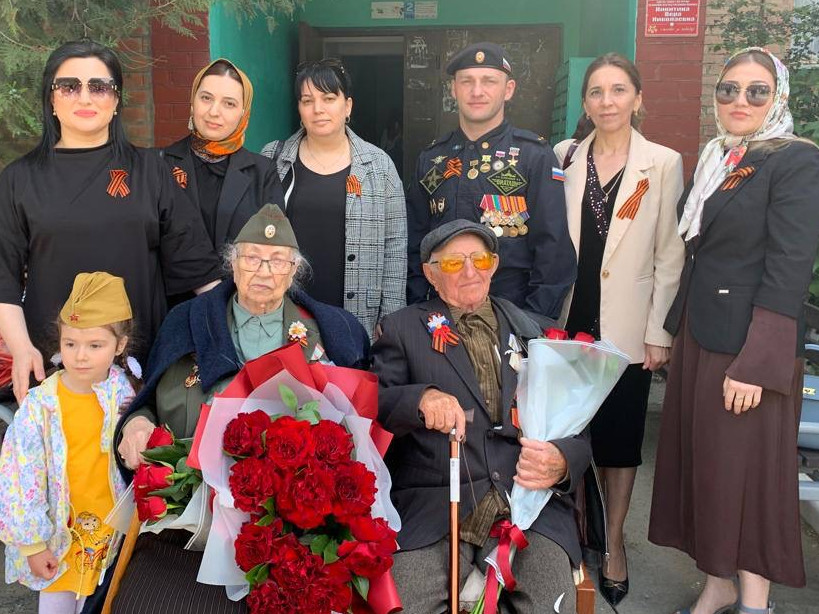 Акция «Парад у дома ветерана»