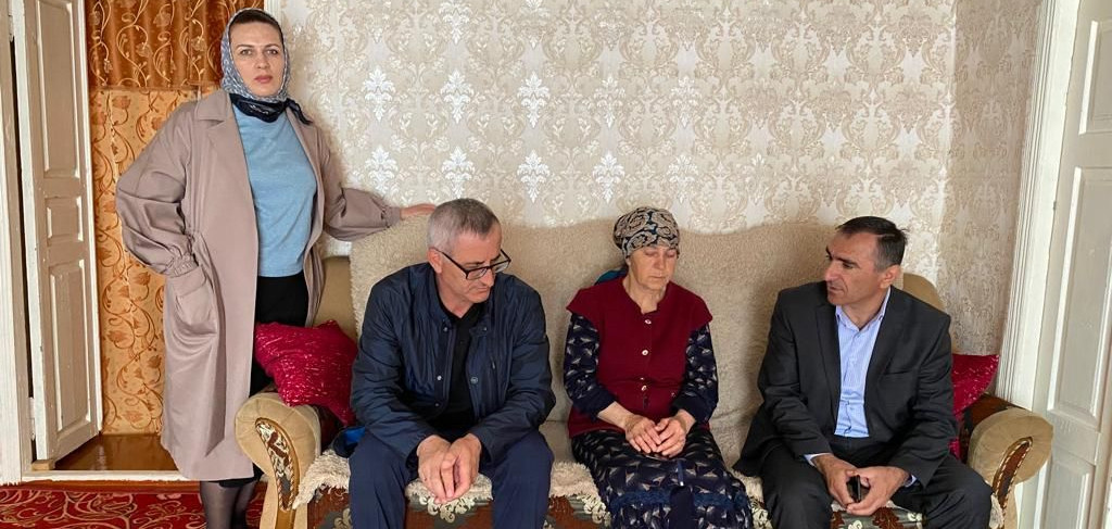 Работники Курахского Управления социальной защиты навестили семьи участников СВО и оказали поддержку в решении отдельных вопросов