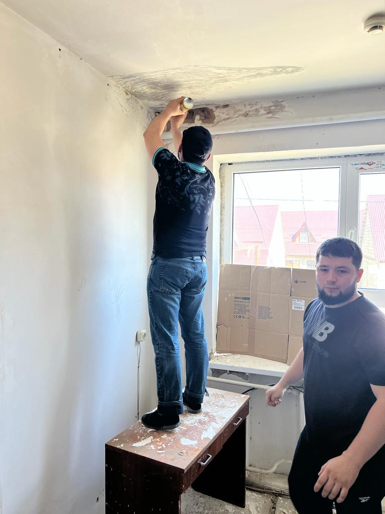 Коллектив ГКУ РД УСЗН в МО "Кумторкалинский район" сегодня 29 апреля  приняли участие в общереспубликанском субботнике.