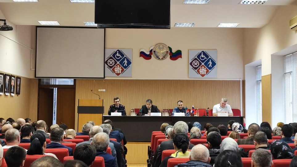 В Минтруде Дагестана обсудили вопросы антитеррористической защищенности объектов