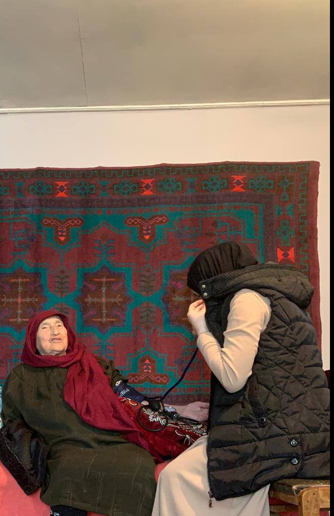 Оказание социально-медицинских услуг своим подопечным.