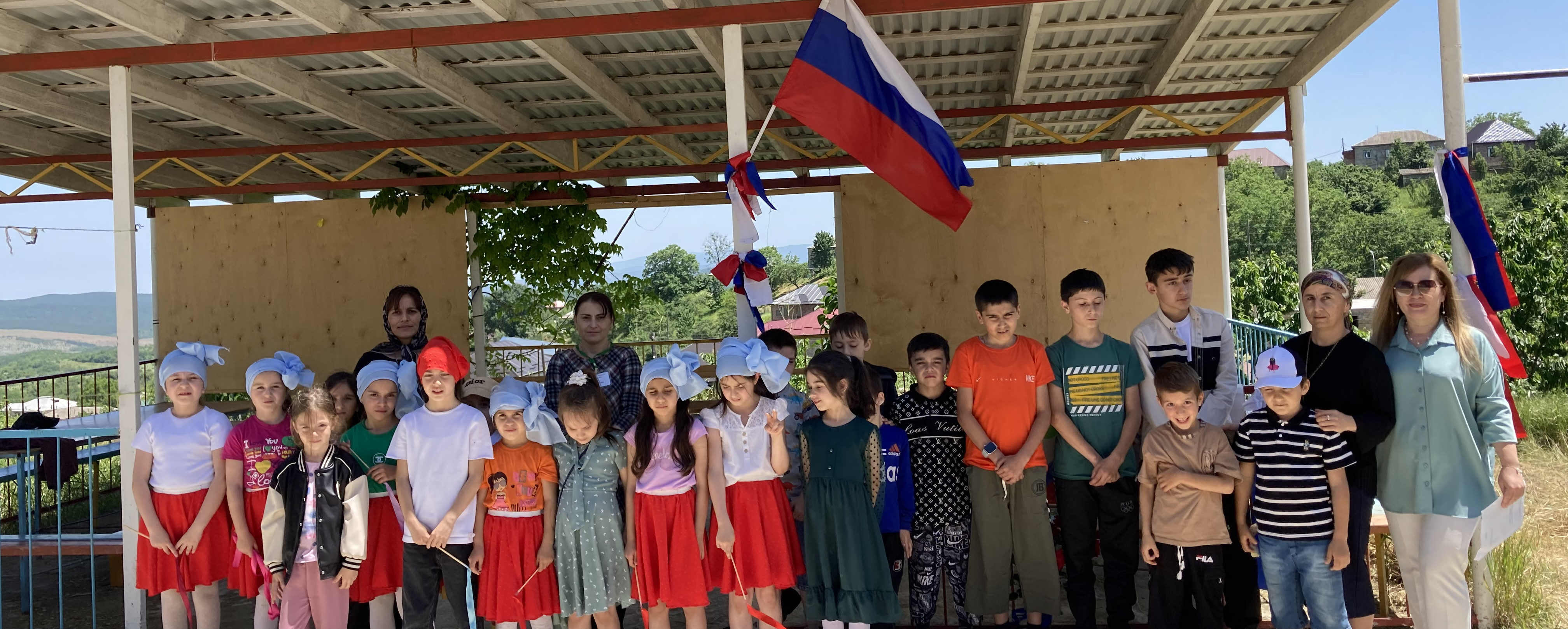 «Россия, мы дети твои!» – так назвали в Комплексном центре Минтруда РД в Кайтагском районе праздничную встречу, проведенную  с подопечными в День России