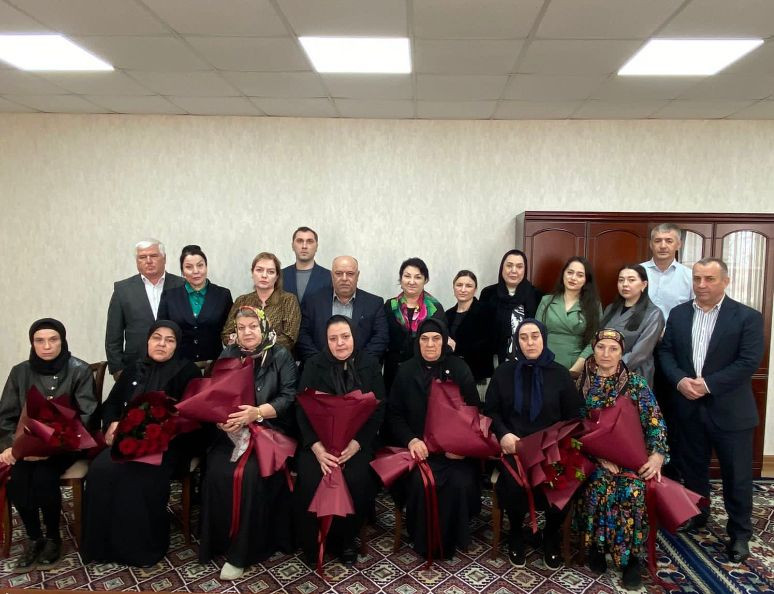 В администрации Кумторкалинского района сегодня прошло мероприятие, цель которой всесторонняя помощь семьям воинов Отечества — участников СВО.