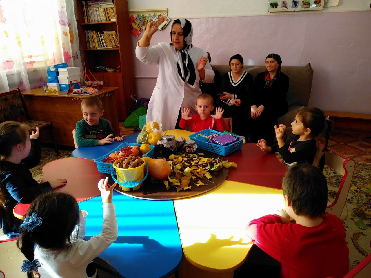 Осеннее пальчиковое путешествие