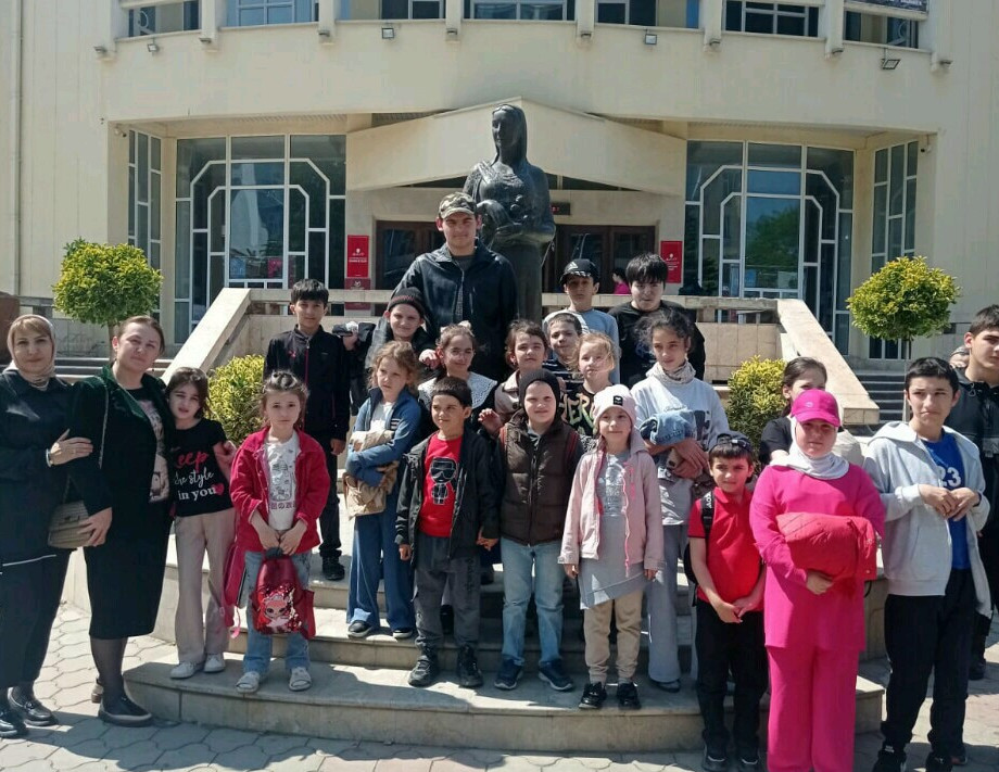 Международный день семей.  Спектакль «Отважный джигит».