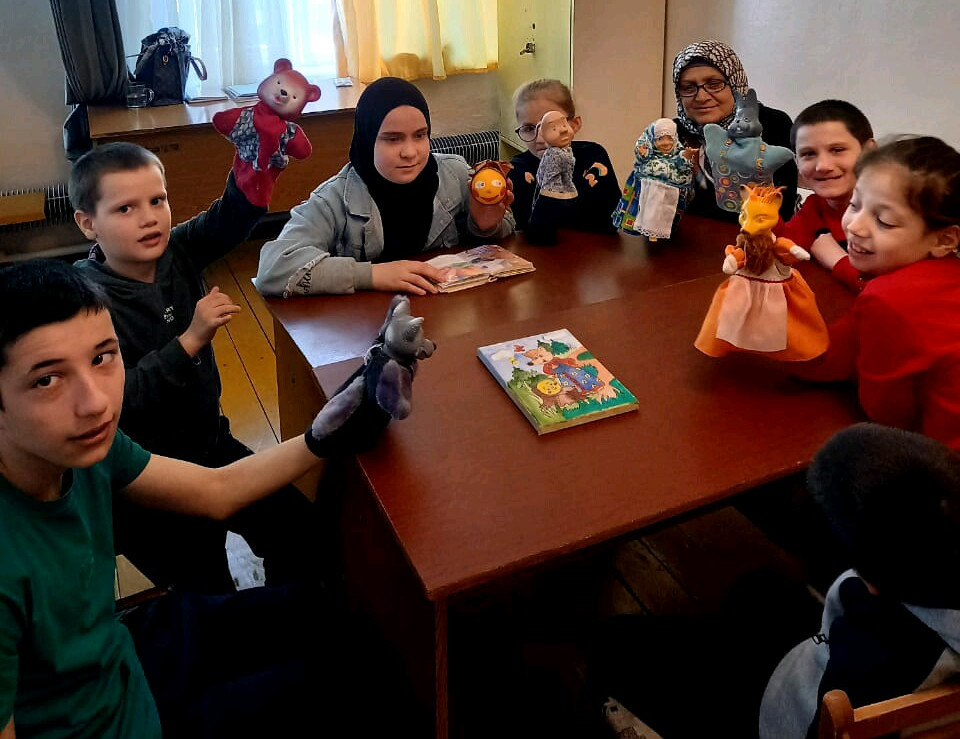 Занятие. Рассказывание сказки"Колобок" (с использованием кукол)