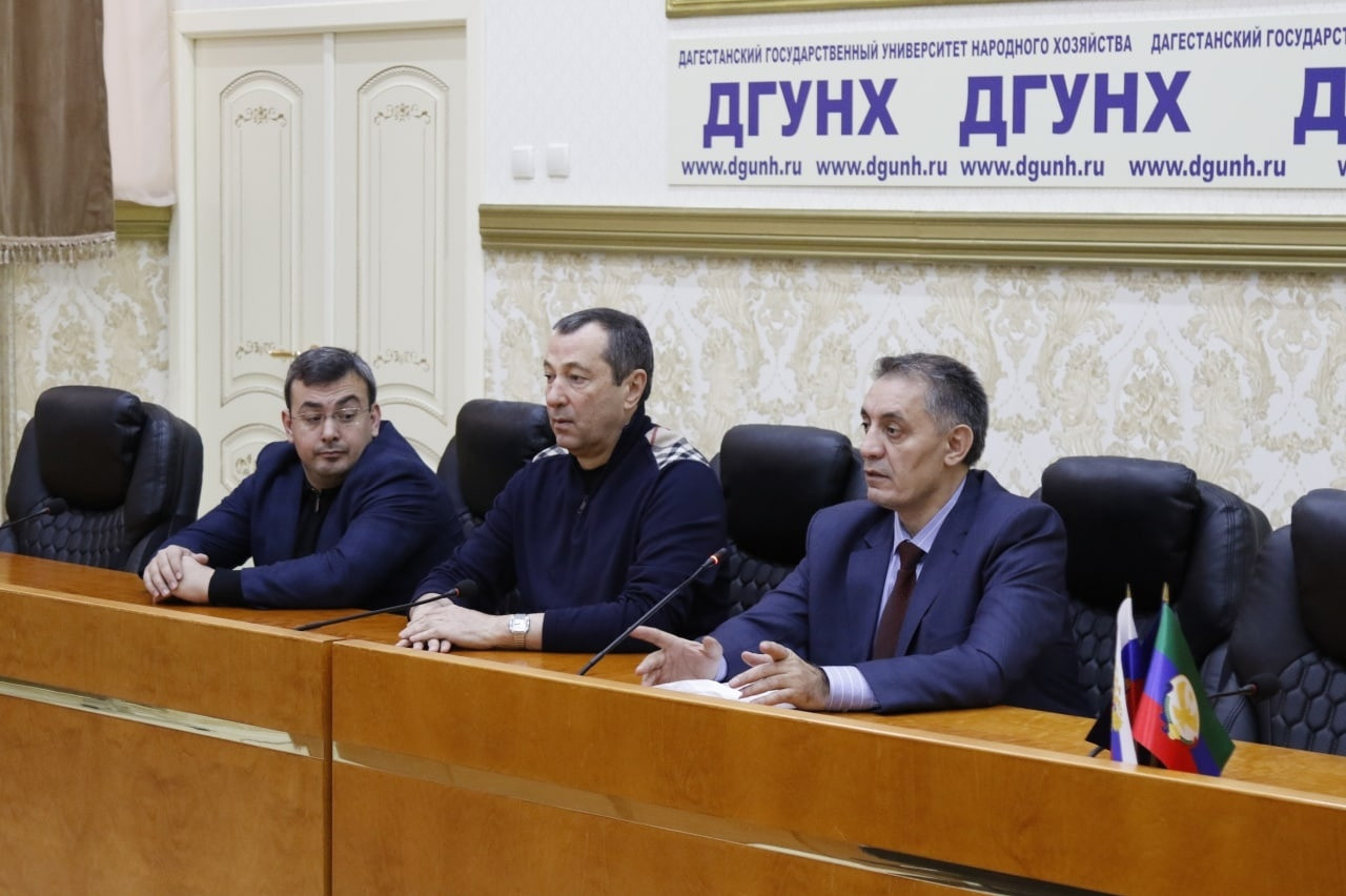 На базе Дагестанского кадрового центра под председательством министра Абдурахмана Махмудова прошло электронное тестирование кандидатов на замещение вакантных должностей директоров учреждений соцзащиты населения в муниципалитетах республики