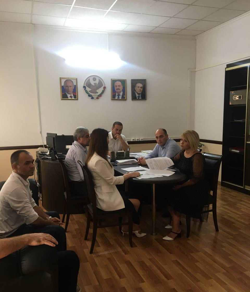 В  Управлении социальной защиты населения города Дербент состоялось заседание комиссии  по вопросу оказания государственной социальной помощи на основании социального контракта.