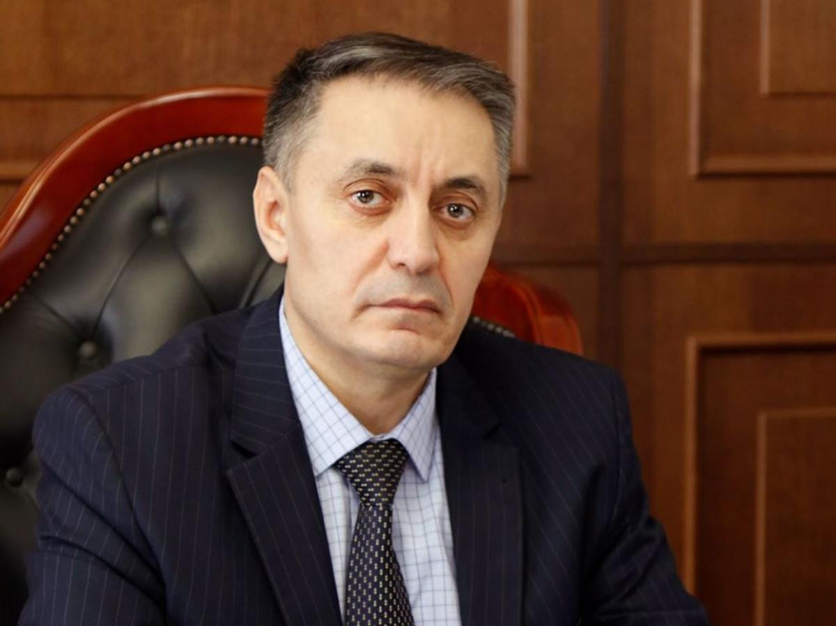 Абдурахман Махмудов поздравил коллектив Минтруда Дагестана с Днем социального работника