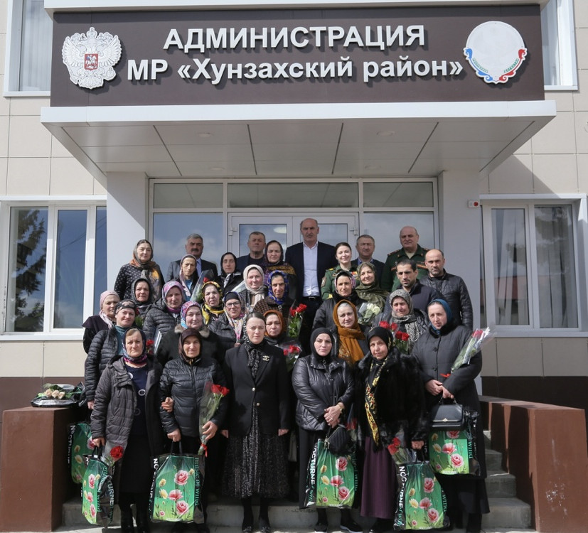 Встретились с матерями солдат.