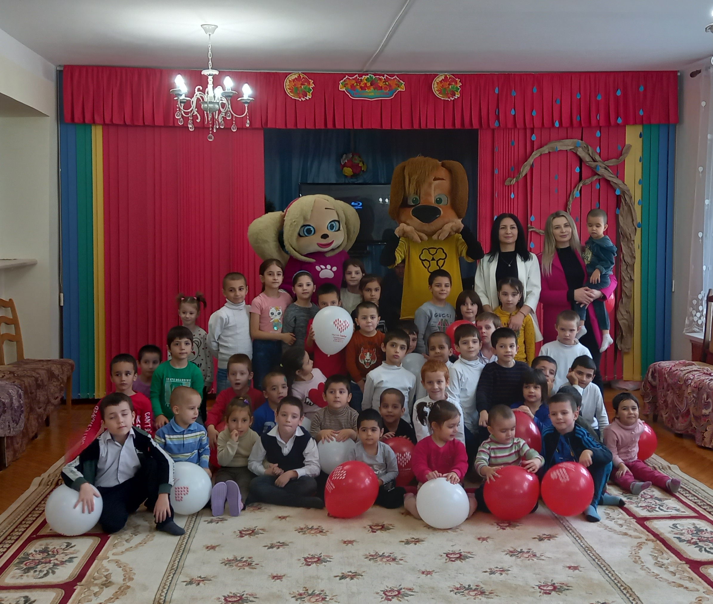 Воспитанников дошкольного отделения ГКУ РД СРЦН (г. Махачкала) посетили представители благотворительного фонда «Чистое сердце»