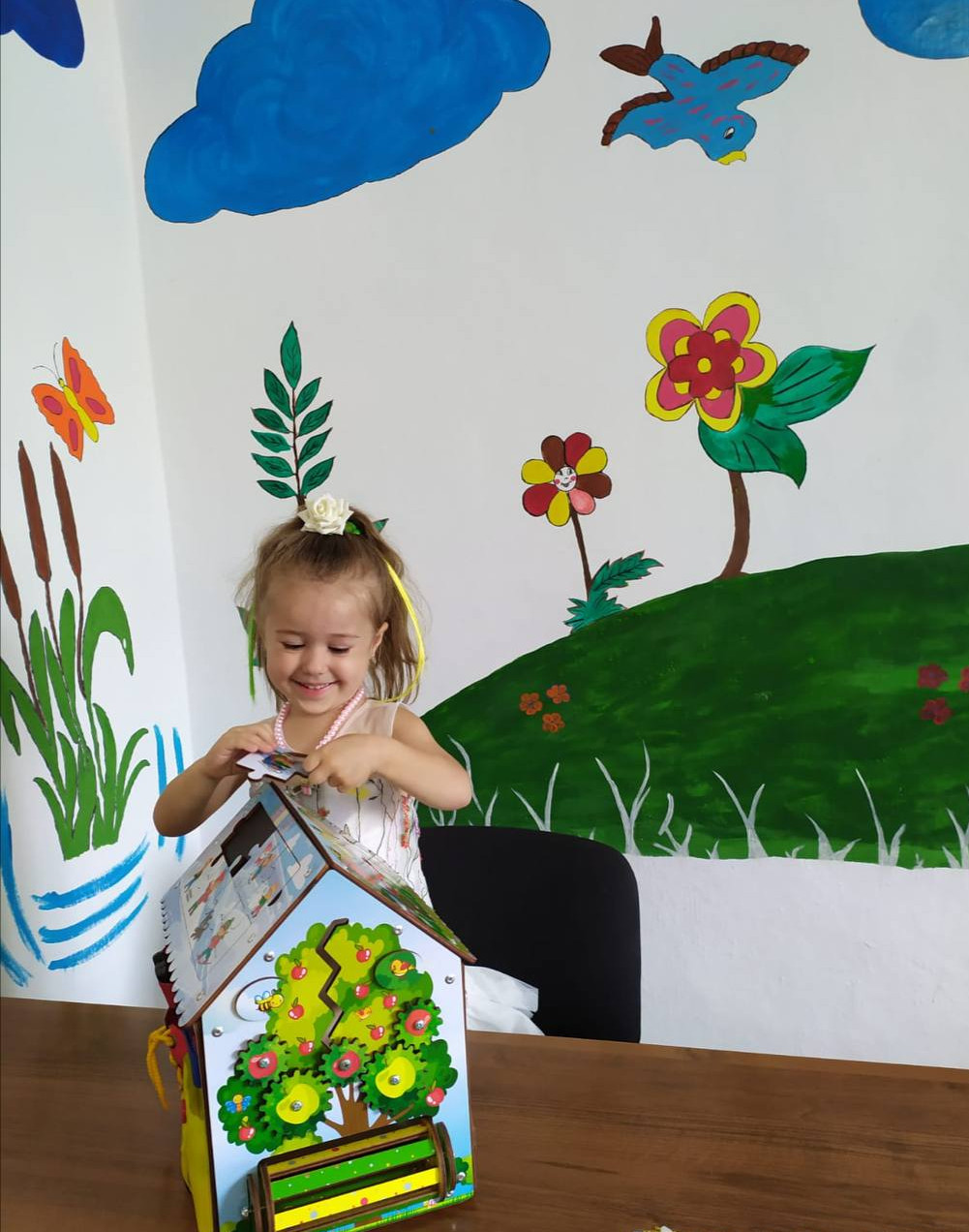 Бизиборд (как развитие мелкой моторики рук)