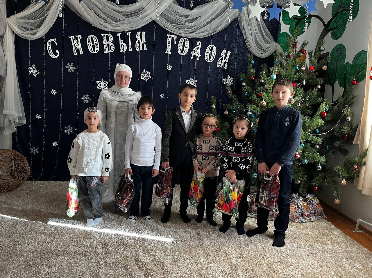 Новогодний праздник