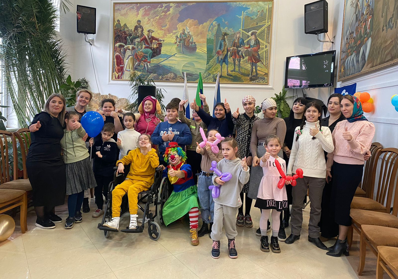 "Мир - один для всех!".