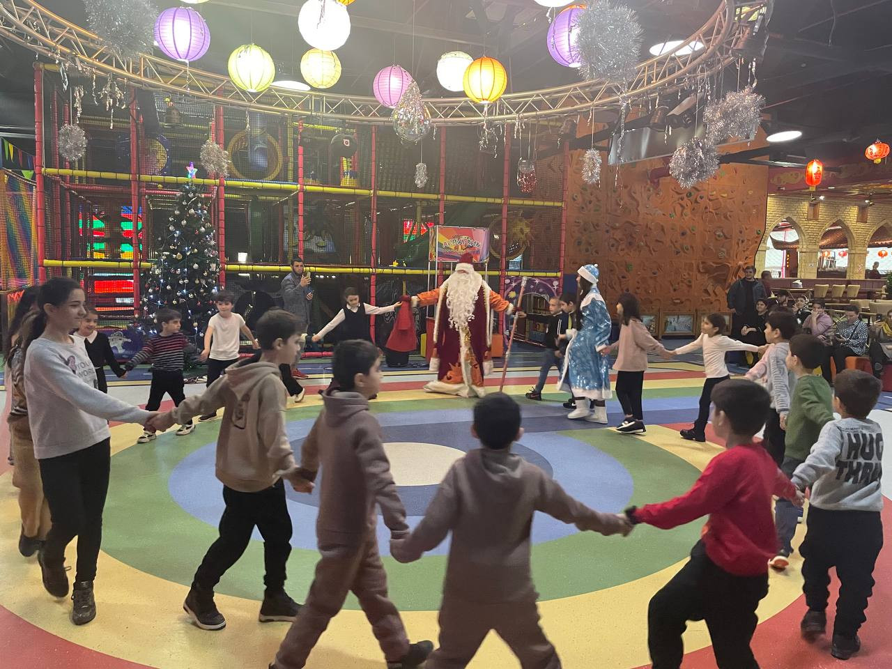 Праздничное новогоднее мероприятие для детей военнослужащих погибших в ходе специальной военной операции на территории Украины и детей мобилизованных военнослужащих.