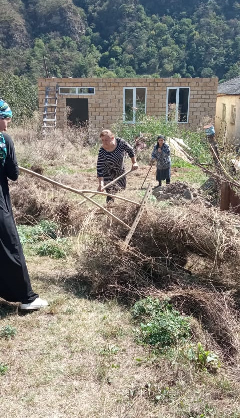 Социальные работники из с.Хоредж мобильной бригадой навестили своих подопечных Исаеву П., Адаеву Л, Исинову Ш., из с.Хоредж.