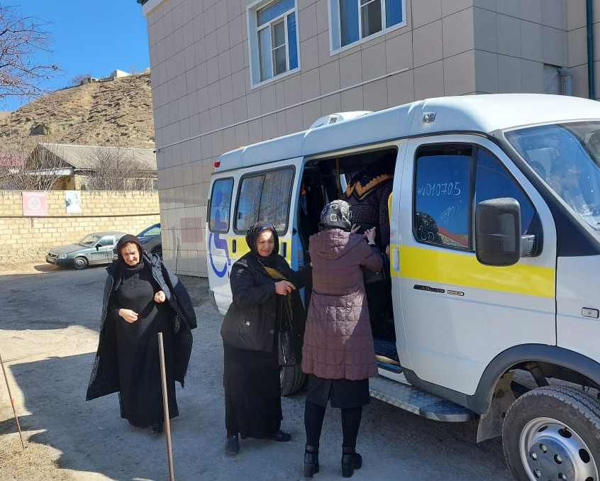 доставка лицу старше 65 лет в медучреждения