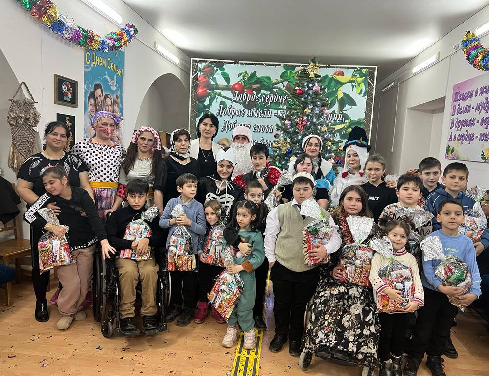 28 декабря НОВОГОДНЯЯ СКАЗКА постучалась в двери Комплексного центра.