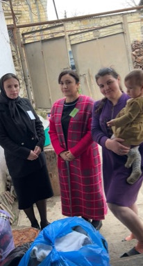 Посетили многодетные  малоимущие семьи