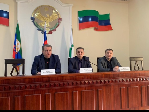 Абдурахман Махмудов и Министр труда и социального развития РД Мурад Казиев встретились с коллективом центра социального обслуживания населения Дербентского района