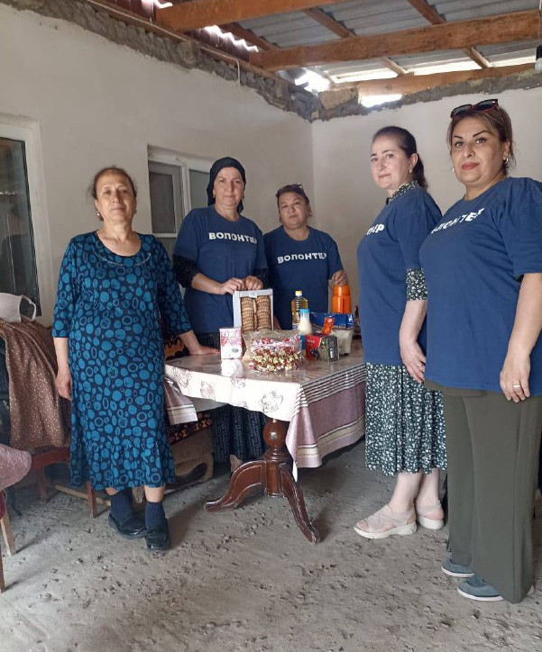 Волонтеры 1-го отделения граждан пожилого возраста и инвалидов на дому оказали гуманитарную помощь.
