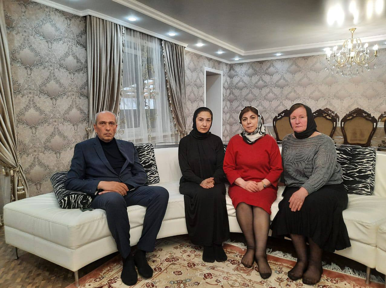 И.о. директора ГБУ РД КЦСОН в МО "город Дербент" Саругланов Т.З. посетил семью погибшего в ходе СВО военнослужащего Багдаева Бахтияра Шавгадиновича с целью моральной поддержки