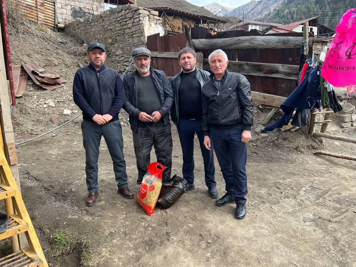 Сегодня, 23.03.2023 года работники подведомственного учреждения Министерства труда и социального развития РД, Центр социального обслуживания населения в МО "Цунтинский район"оказали адресную помощь