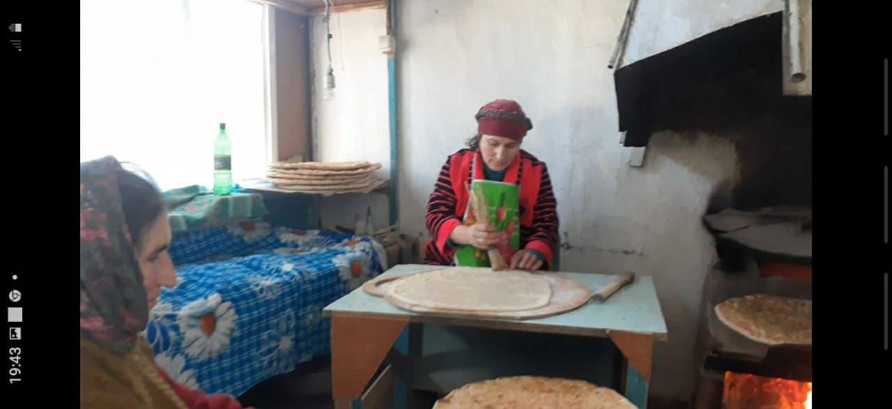 Социальные работники отд№2  при исполнении своих должностных обязанностей