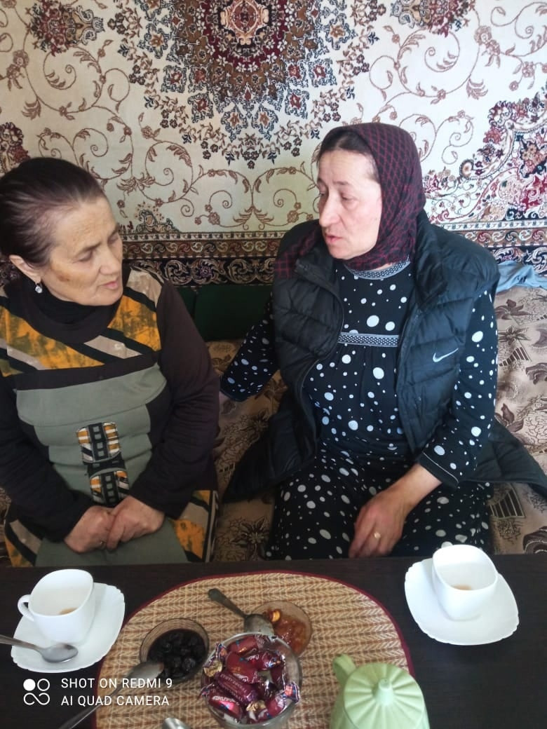 Патимат Меджидова при исполнении своих должностных обязанностей