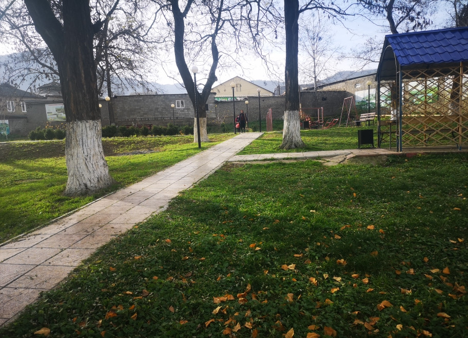 Работники Центра приняли участие в районом субботнике