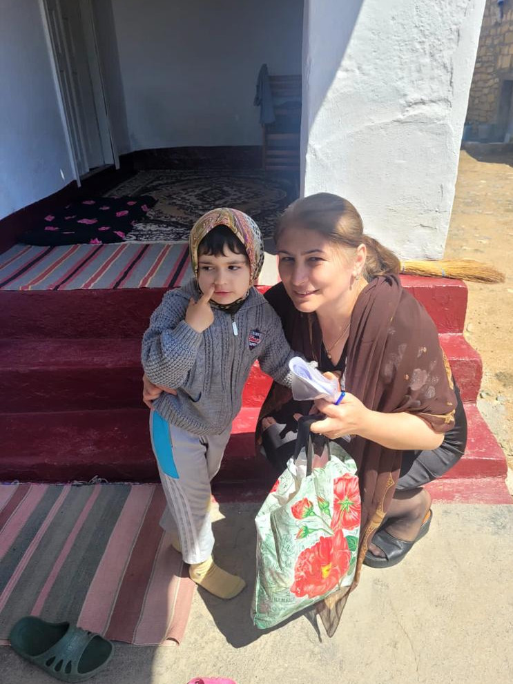 Социальные работники Минтруда Дагестана при содействии Председателя Народного Собрания республики провели масштабную благотворительную акцию ко Дню защиты детей