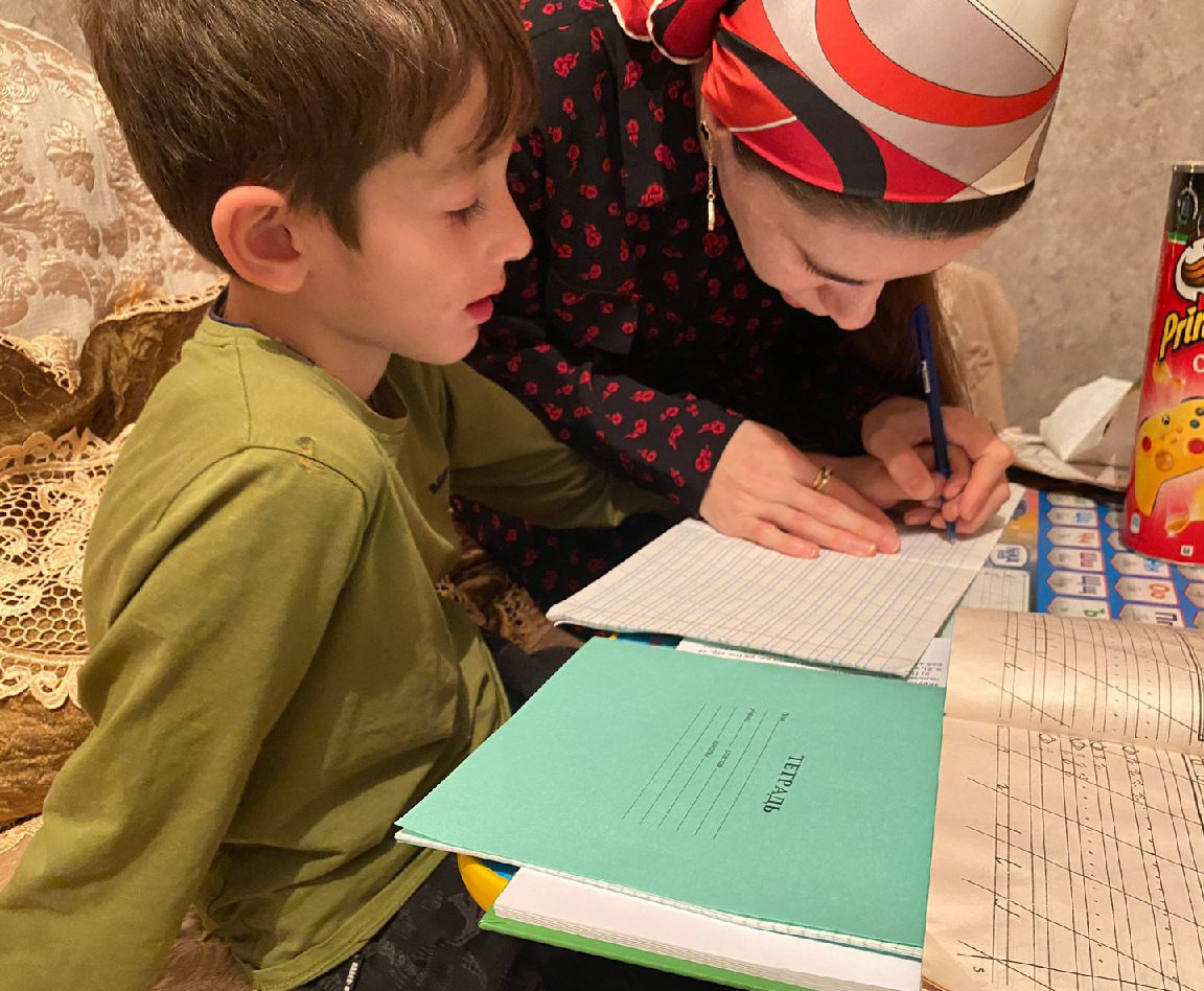 Занятия  с юным получателем услуг