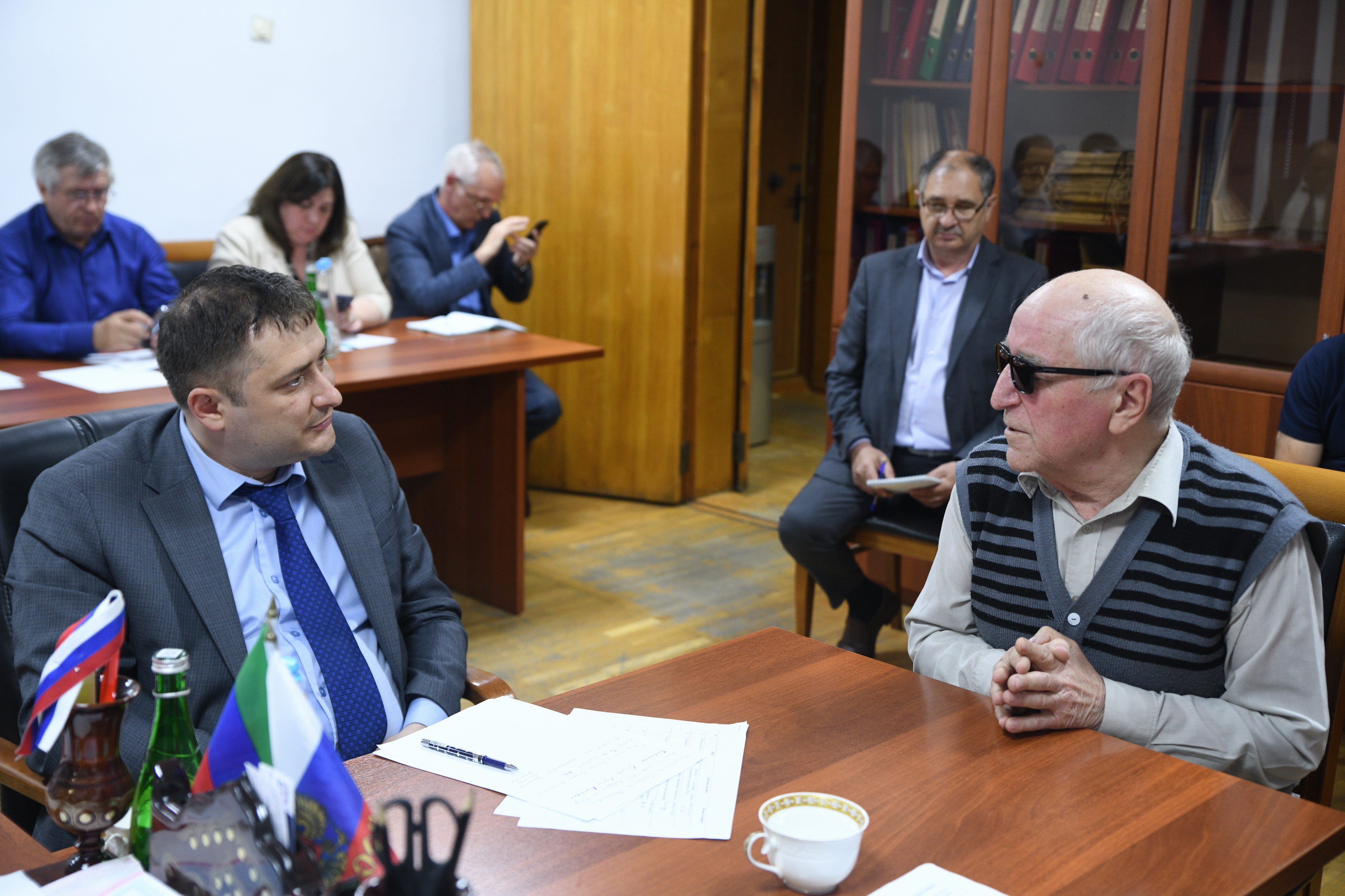 Мурад Казиев выслушал обращения жителей Буйнакска, в рамках выездного приема граждан