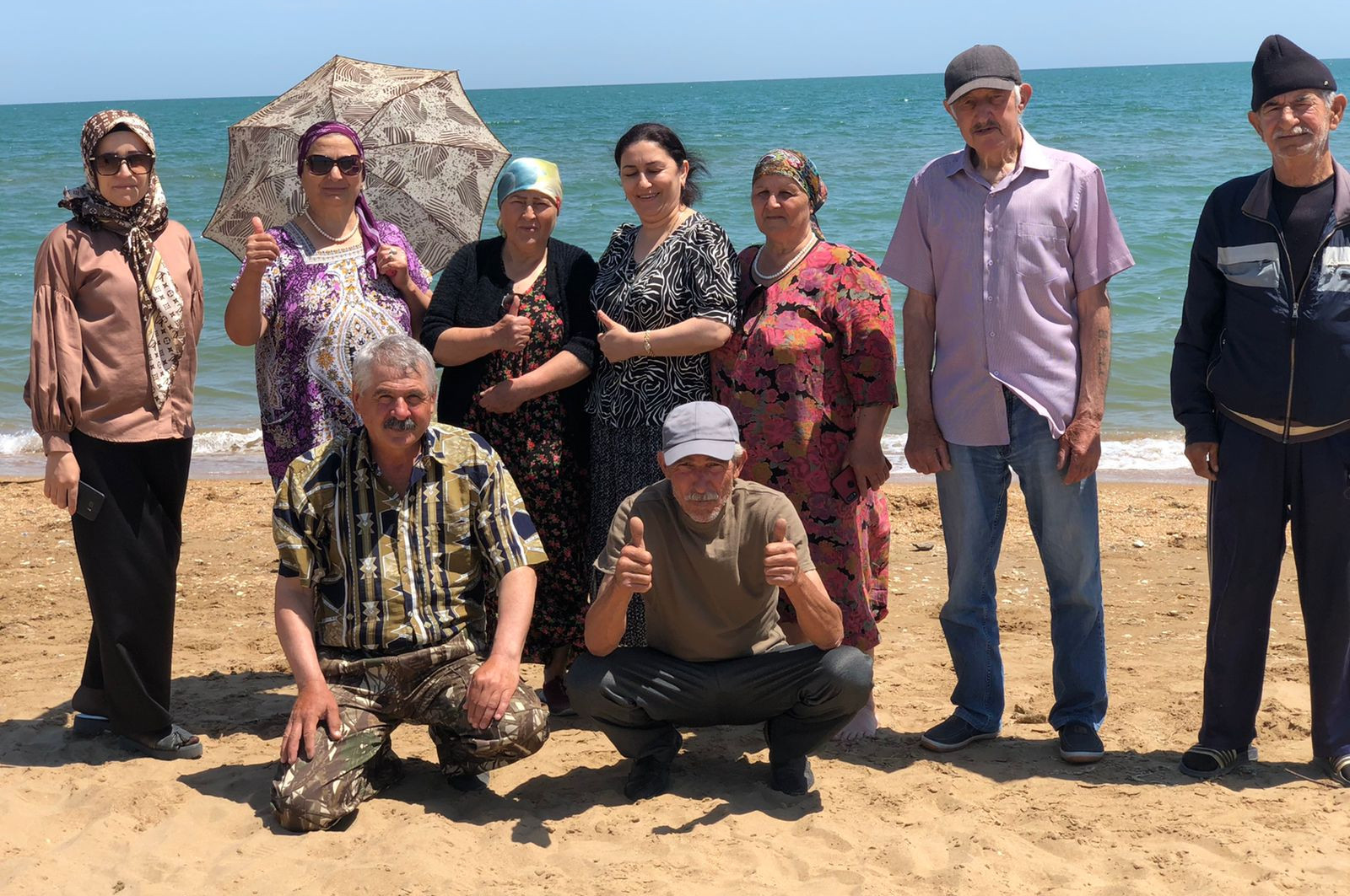 Прогулка на Каспийское море в отделении дневного пребывания граждан пожилого возраста