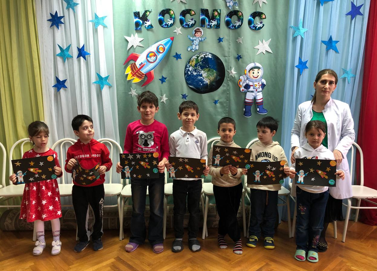 Воспитанники Избербашского реабилитационного центра в течение недели знакомились с информацией о первом полете человека в космос