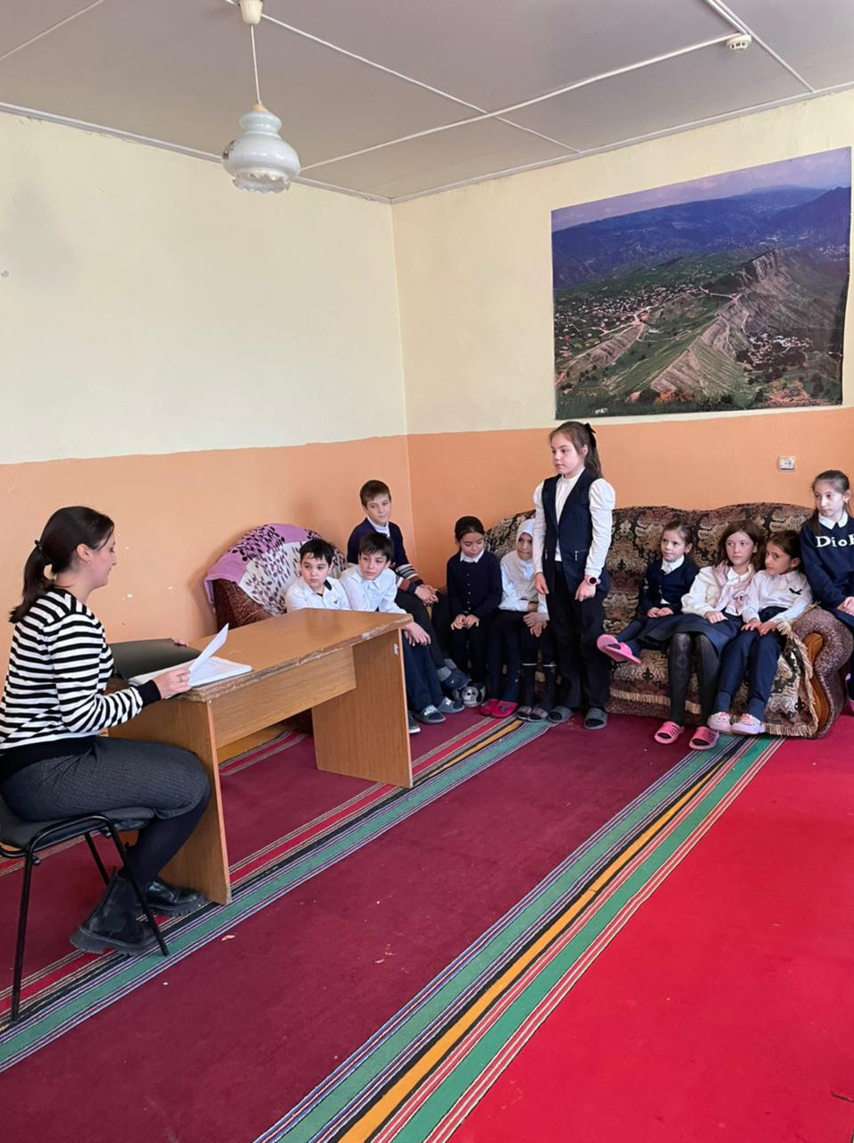 Беседа на тему: «Что такое добро». Целью этой беседы является: -установление взаимоотношений учителя и учащихся.