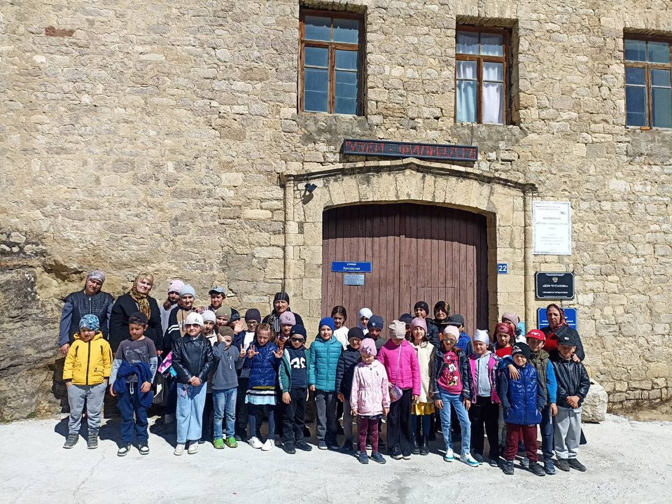 Экскурсия подопечных.