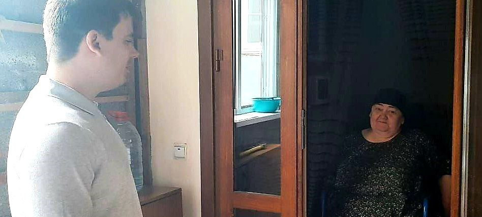 По поручению министра труда Мурада Казиева инвалиду I группы в Хасавюртовском районе оказана помощь в получении инвалидной коляски