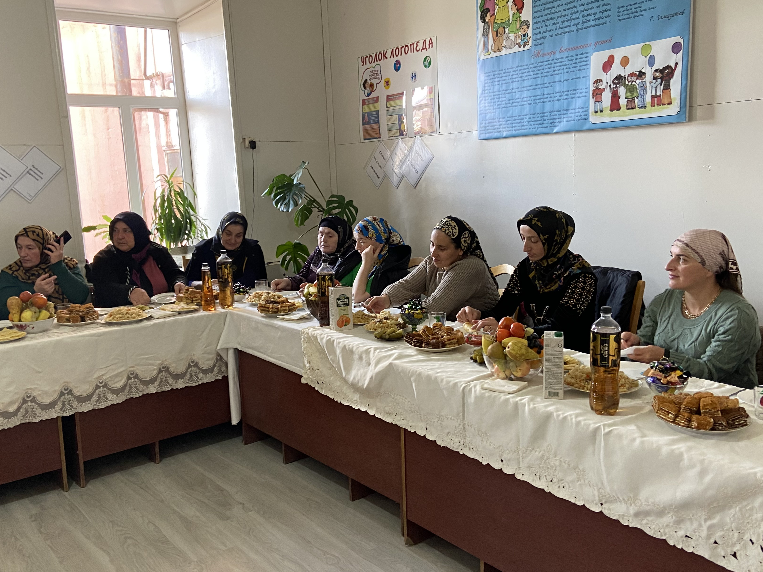 В ГБУ РД КЦСОН в МО "Хунзахский район" прошли мероприятия, приуроченные ко Дню Матери.